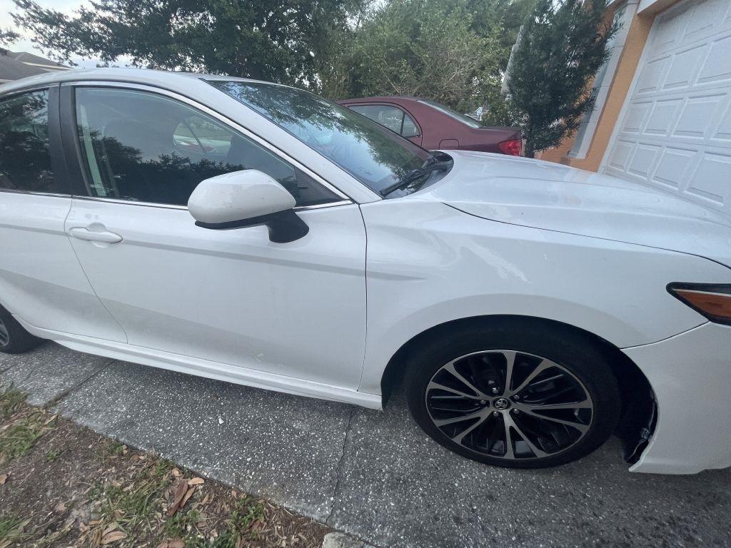 Toyota Camry SE 2019