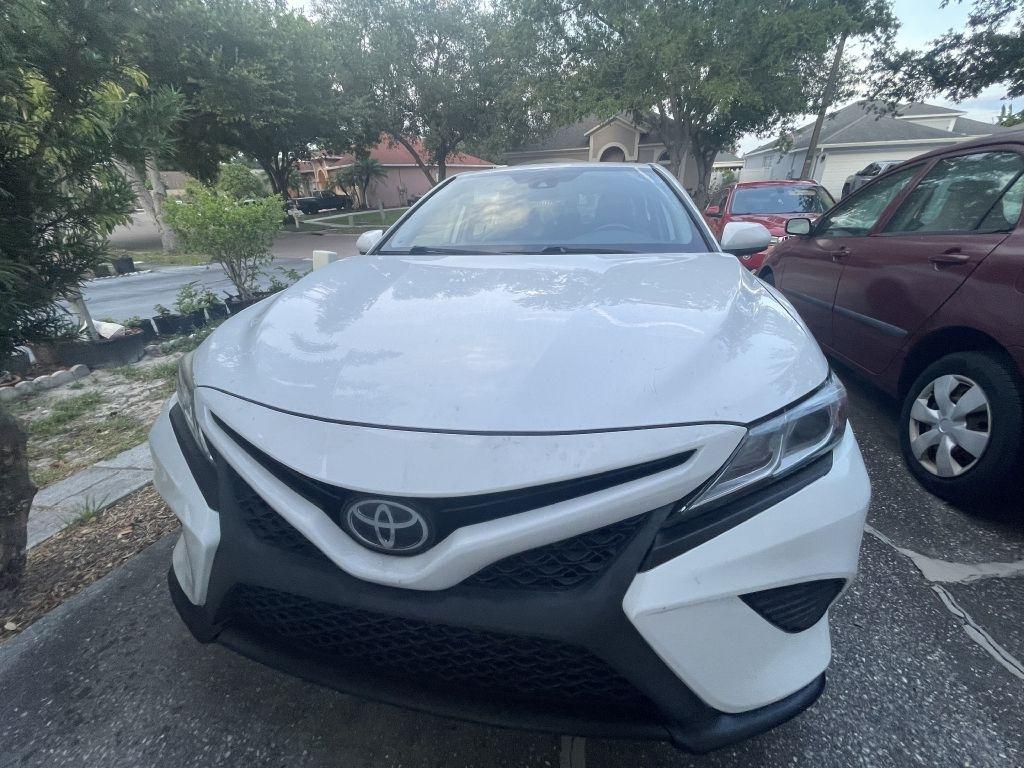 Toyota Camry SE 2019