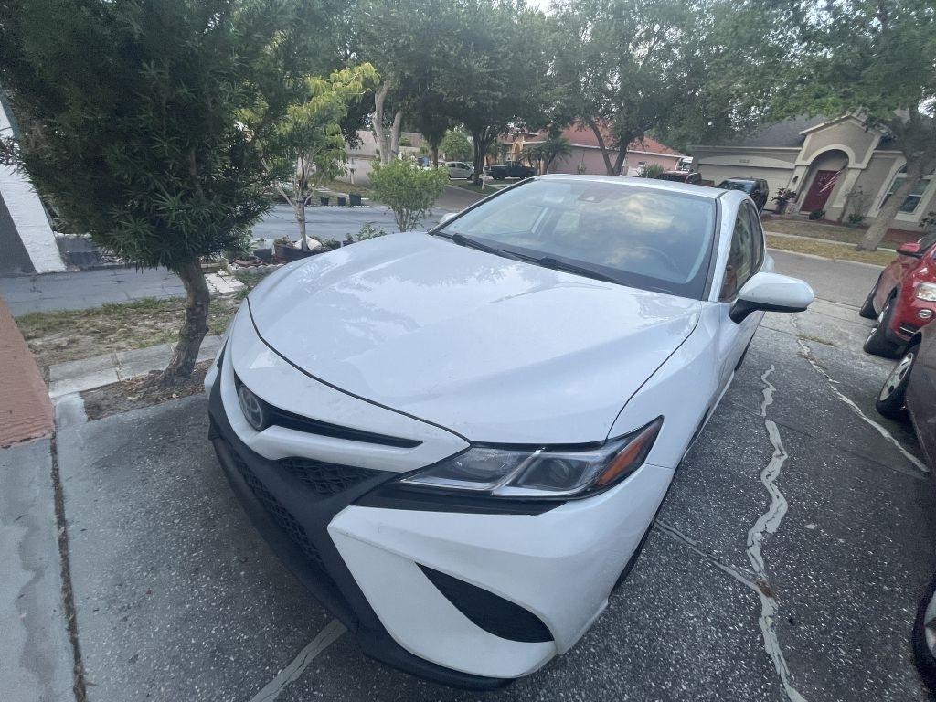 Toyota Camry SE 2019