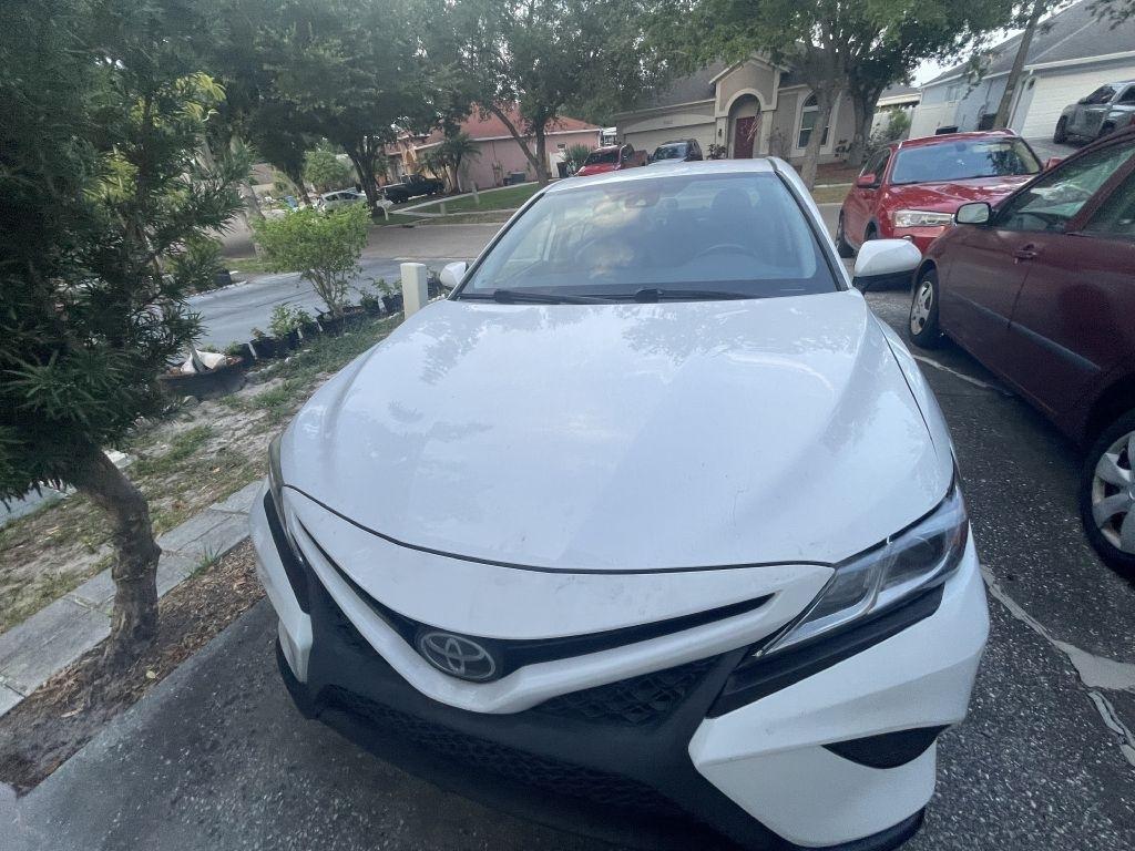 Toyota Camry SE 2019