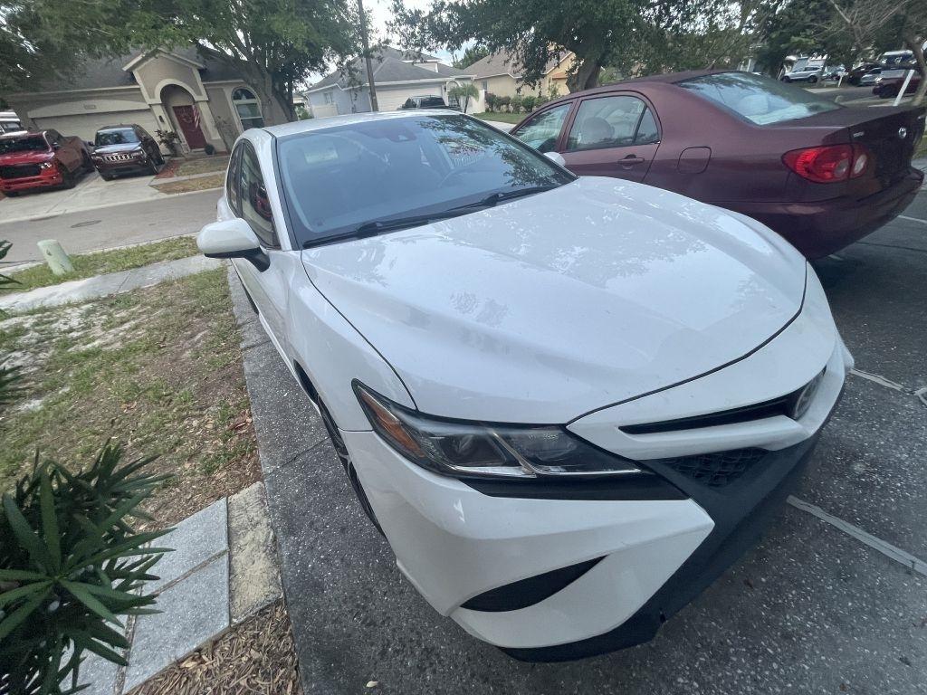 Toyota Camry SE 2019