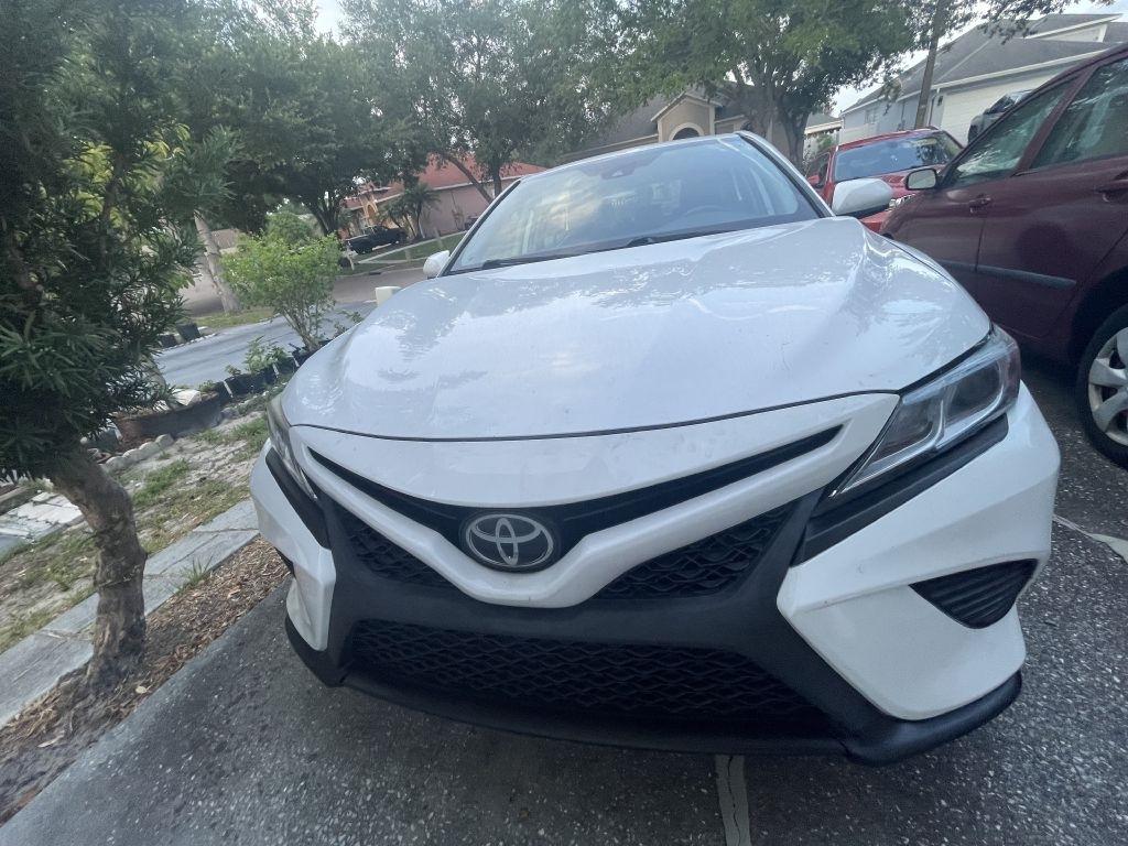 Toyota Camry SE 2019