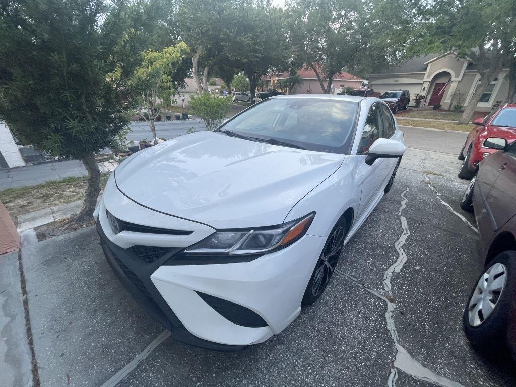 Toyota Camry SE 2019