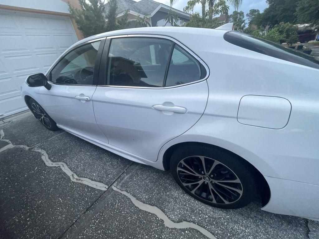 Toyota Camry SE 2019