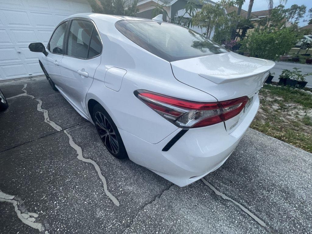 Toyota Camry SE 2019