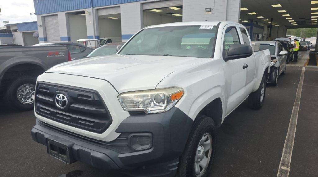 Toyota Tacoma SR5 Access Cab I4 6AT 2WD 2017