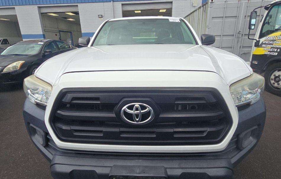 Toyota Tacoma SR5 Access Cab I4 6AT 2WD 2017