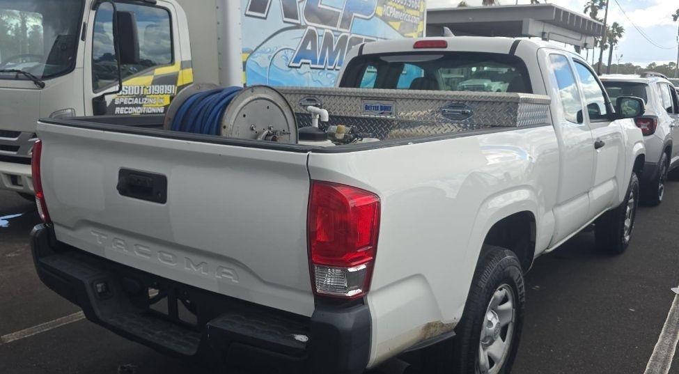 Toyota Tacoma SR5 Access Cab I4 6AT 2WD 2017