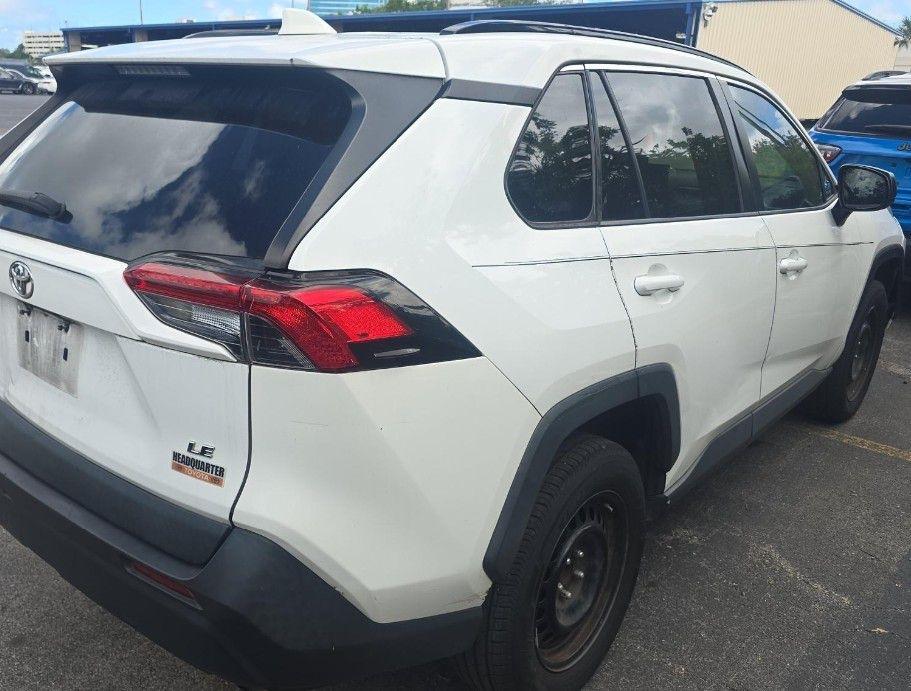 Toyota RAV4 LE 2019