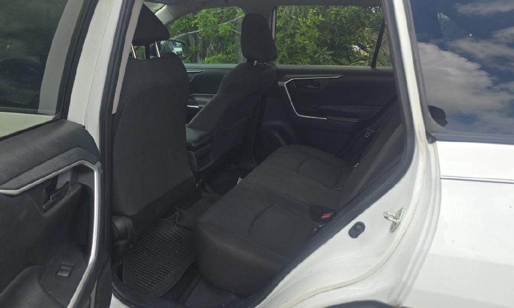 Toyota RAV4 LE 2019