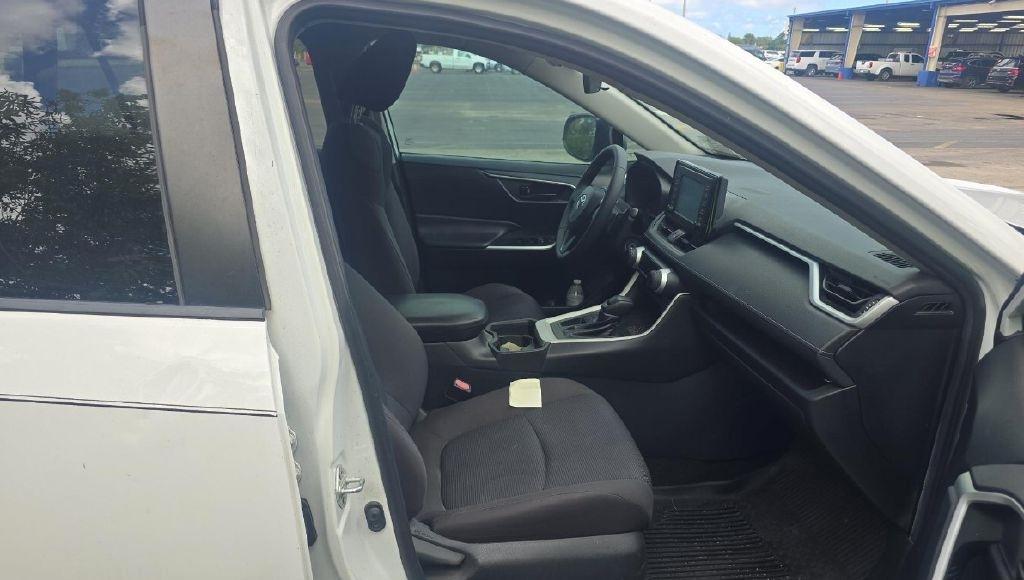 Toyota RAV4 LE 2019