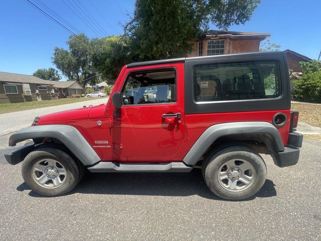 Jeep Wrangler Sport 4WD 2011