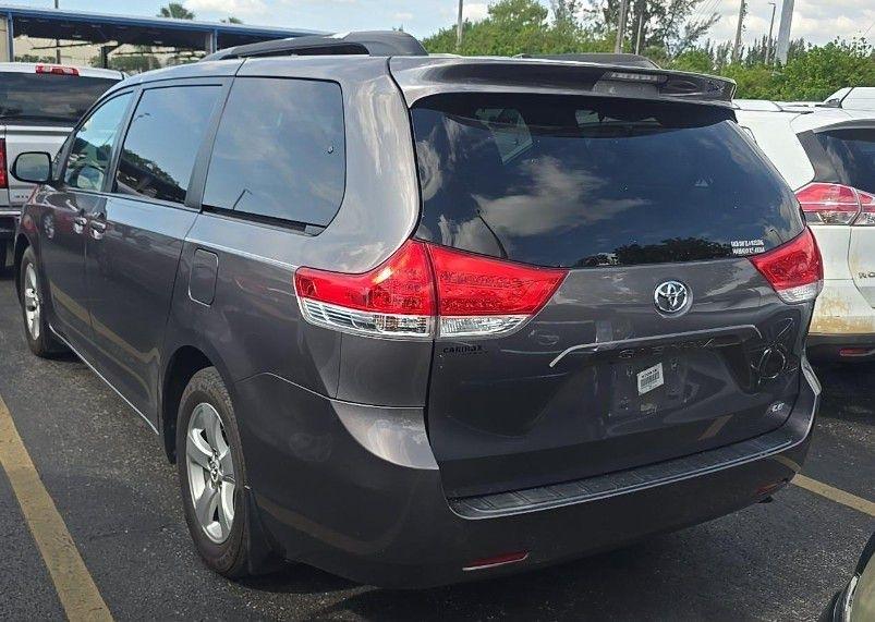 Toyota Sienna LE FWD 8-Passenger V6 2014