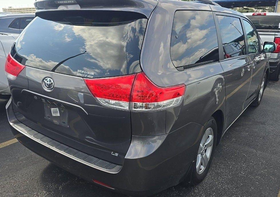Toyota Sienna LE FWD 8-Passenger V6 2014