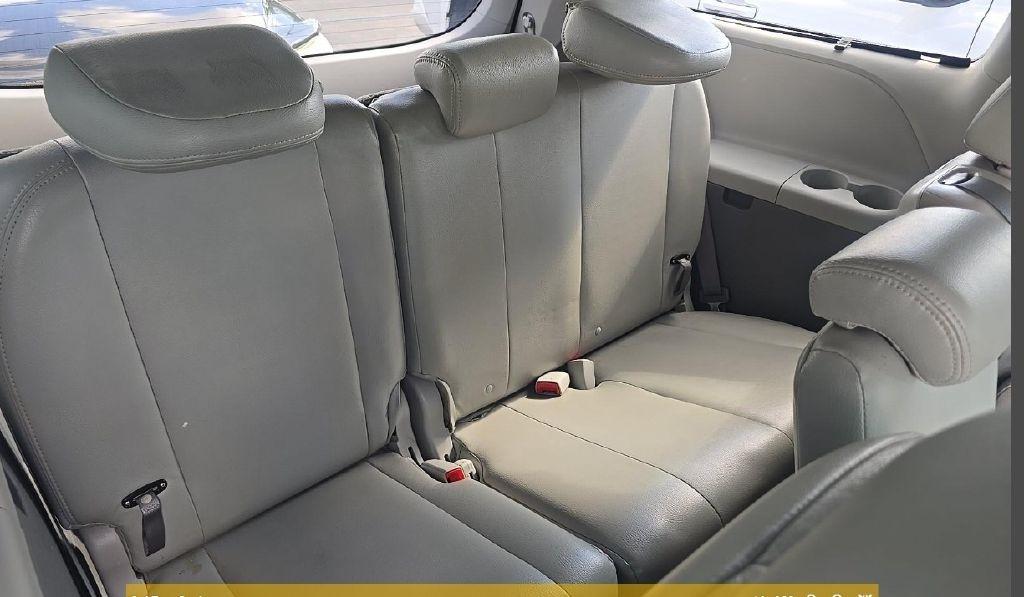 Toyota Sienna LE FWD 8-Passenger V6 2014
