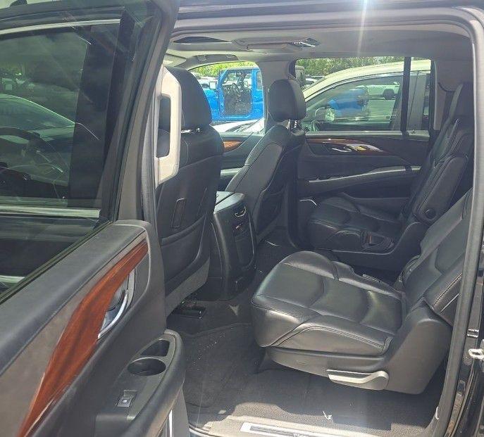 Cadillac Escalade ESV 2WD Luxury 2016