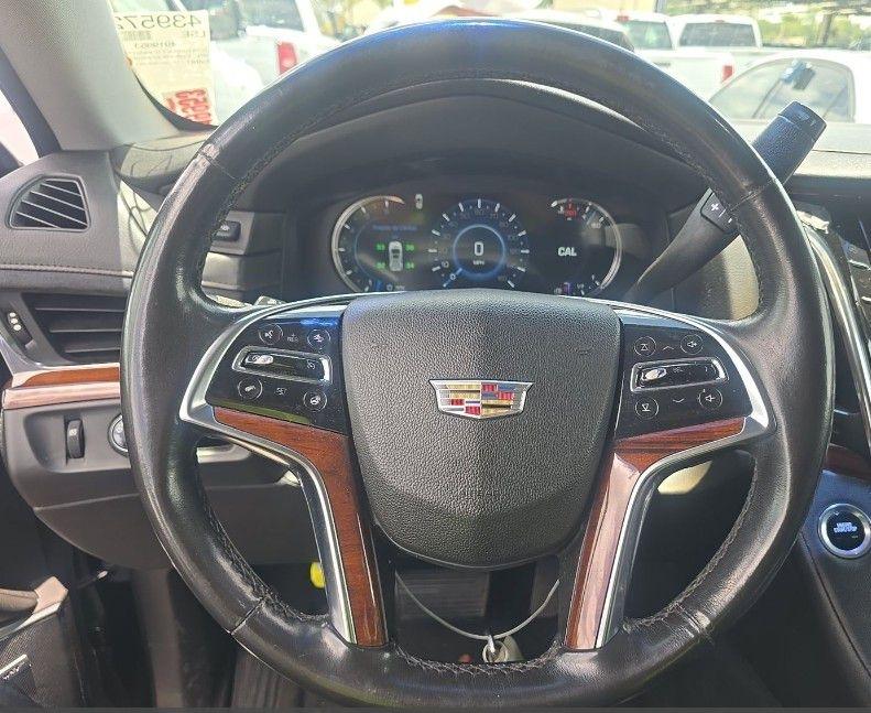 Cadillac Escalade ESV 2WD Luxury 2016