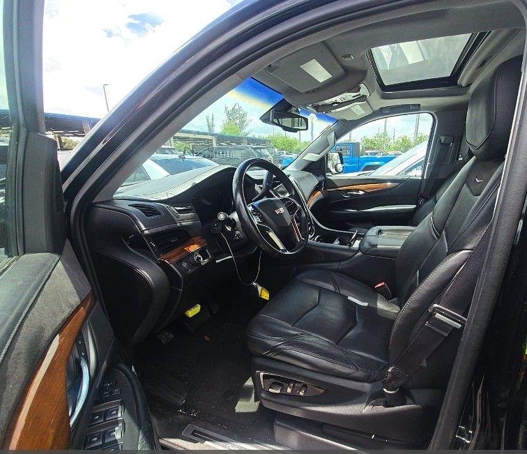 Cadillac Escalade ESV 2WD Luxury 2016