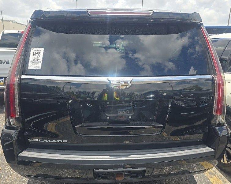 Cadillac Escalade ESV 2WD Luxury 2016