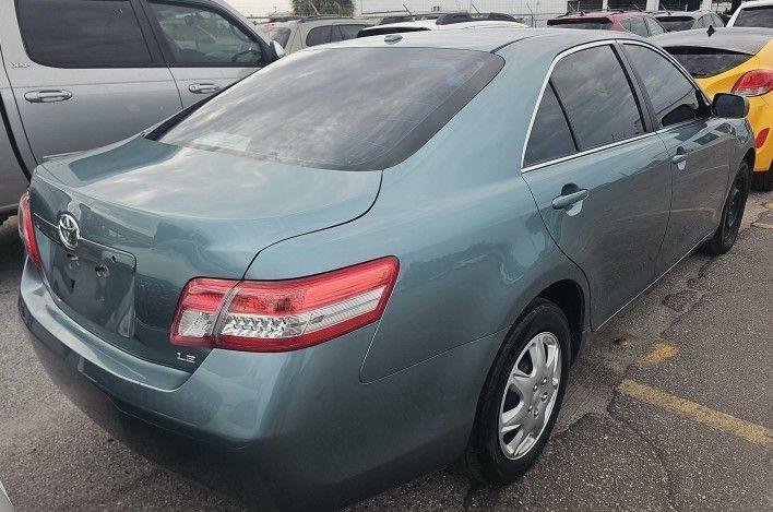 Toyota Camry SE 6-Spd MT 2010
