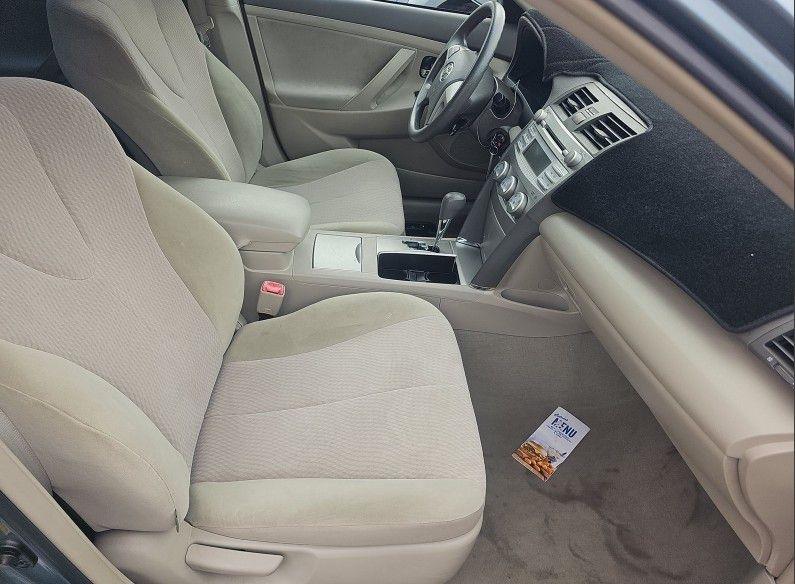Toyota Camry SE 6-Spd MT 2010