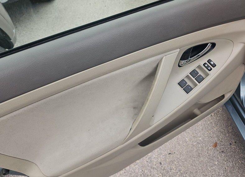 Toyota Camry SE 6-Spd MT 2010