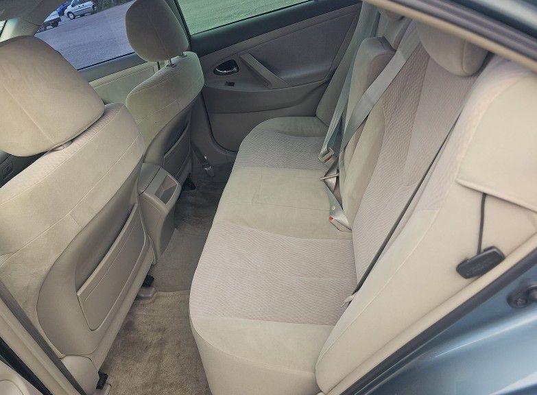 Toyota Camry SE 6-Spd MT 2010