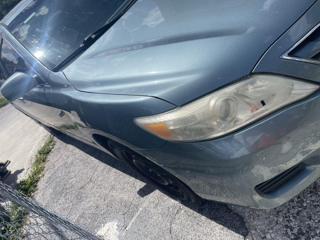 Toyota Camry SE 6-Spd MT 2010