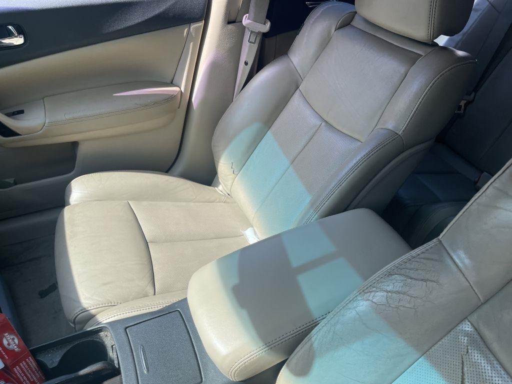 Nissan Maxima SV 2013