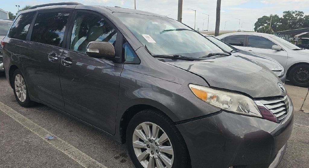 Toyota Sienna XLE FWD 8-Passenger V6 2014