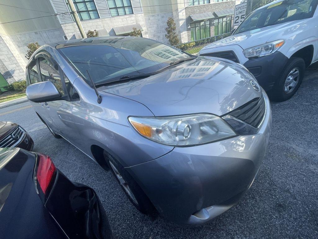 Toyota Sienna LE FWD 8-Passenger V6 2014