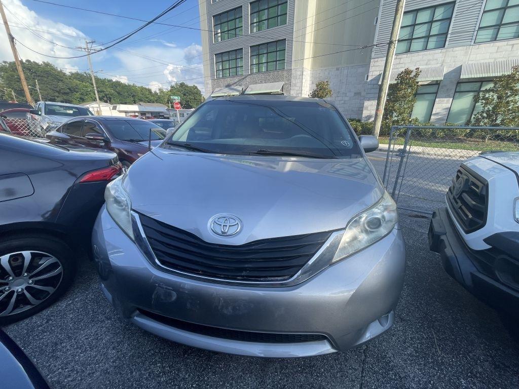 Toyota Sienna LE FWD 8-Passenger V6 2014