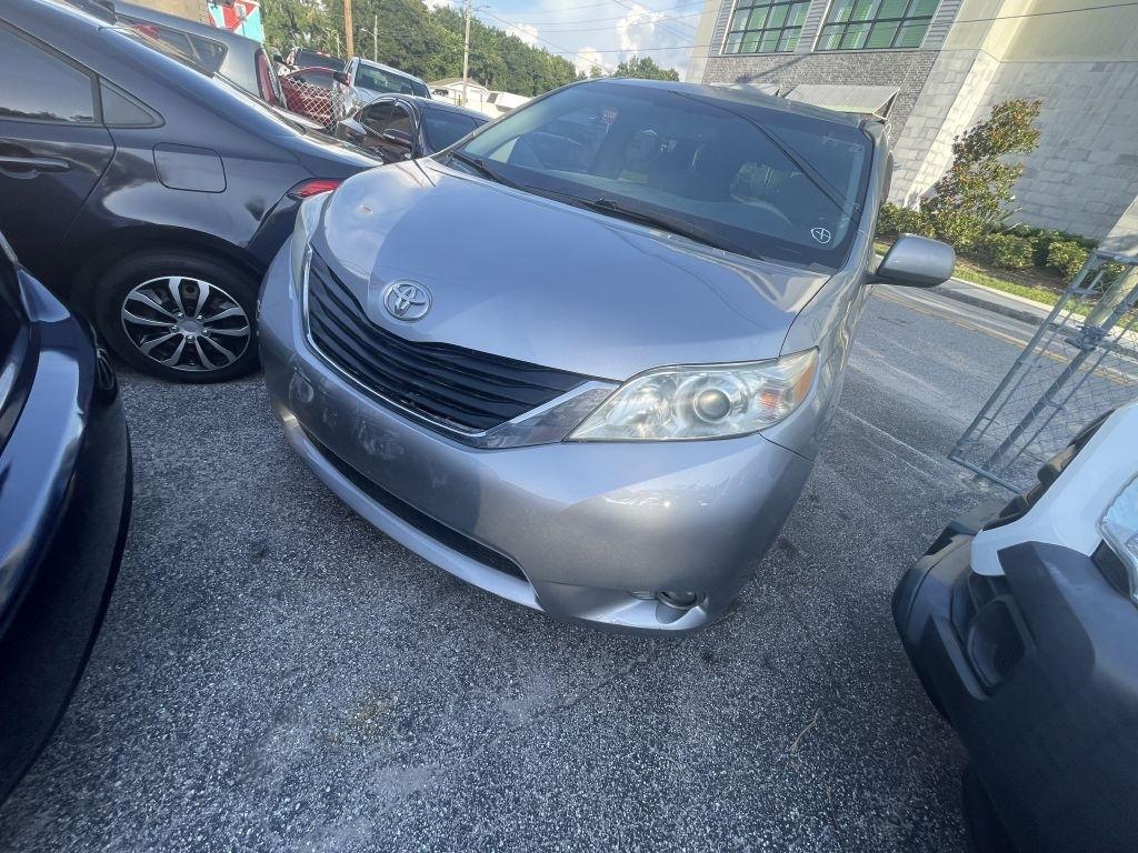 Toyota Sienna LE FWD 8-Passenger V6 2014