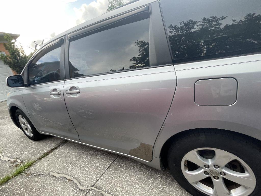 Toyota Sienna LE FWD 8-Passenger V6 2014