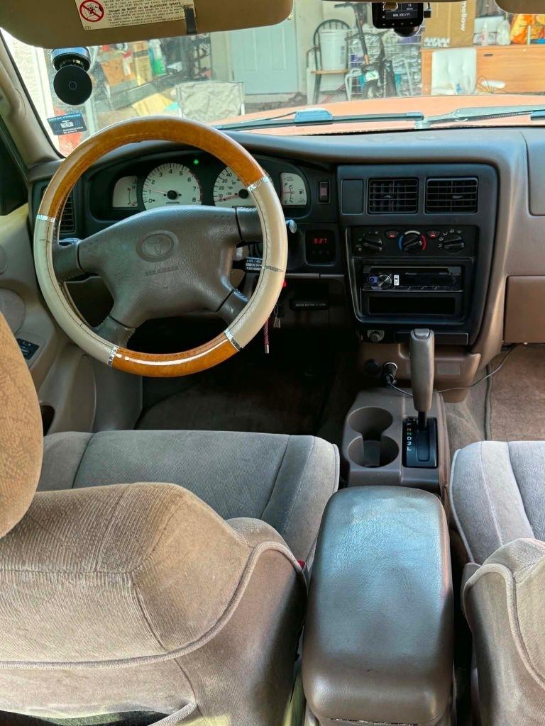 Toyota Tacoma PreRunner Double Cab V6 2WD 2004