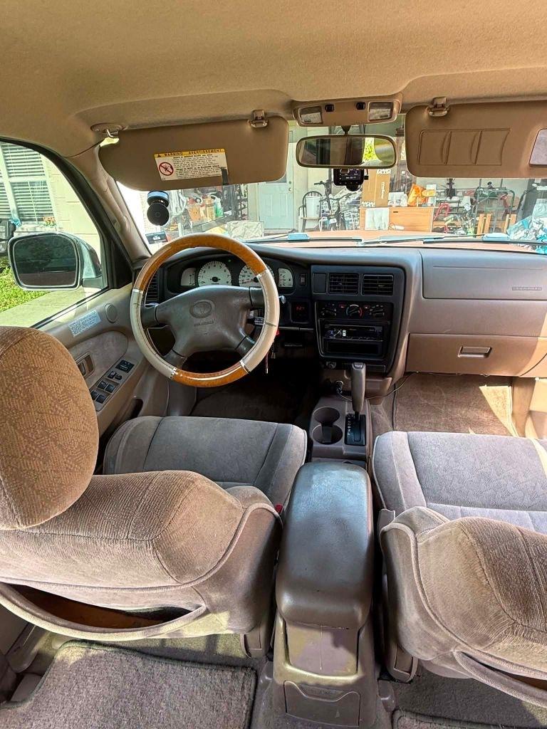 Toyota Tacoma PreRunner Double Cab V6 2WD 2004