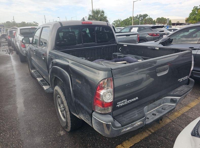 Toyota Tacoma PreRunner Double Cab V6 5AT 2WD 2015