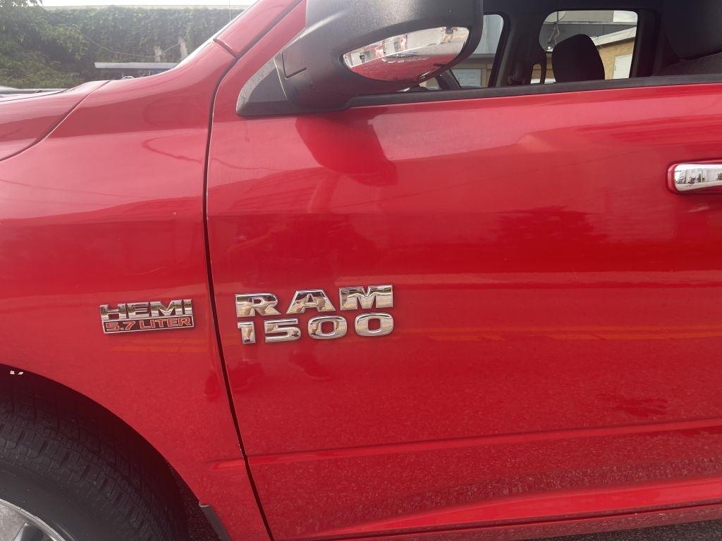 RAM 1500 SLT Quad Cab 2WD 2017