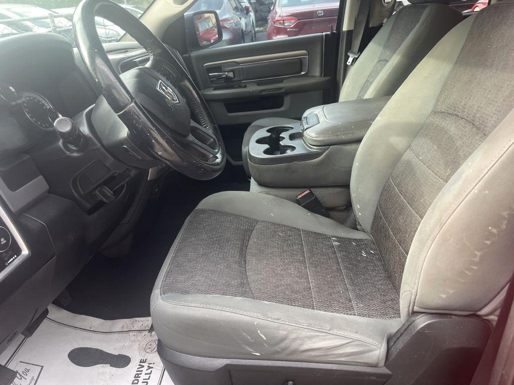 RAM 1500 SLT Quad Cab 2WD 2017