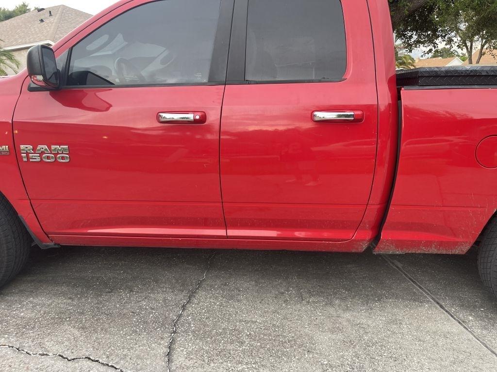 RAM 1500 SLT Quad Cab 2WD 2017