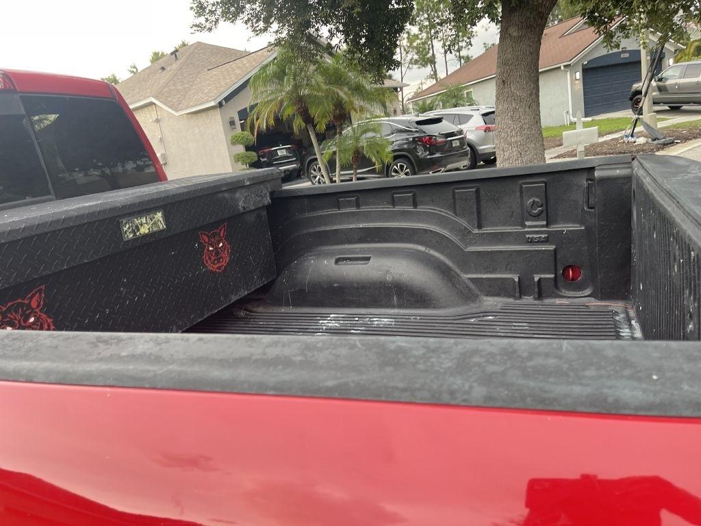RAM 1500 SLT Quad Cab 2WD 2017