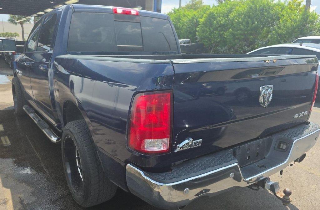 RAM 1500 SLT Crew Cab SWB 2WD 2016