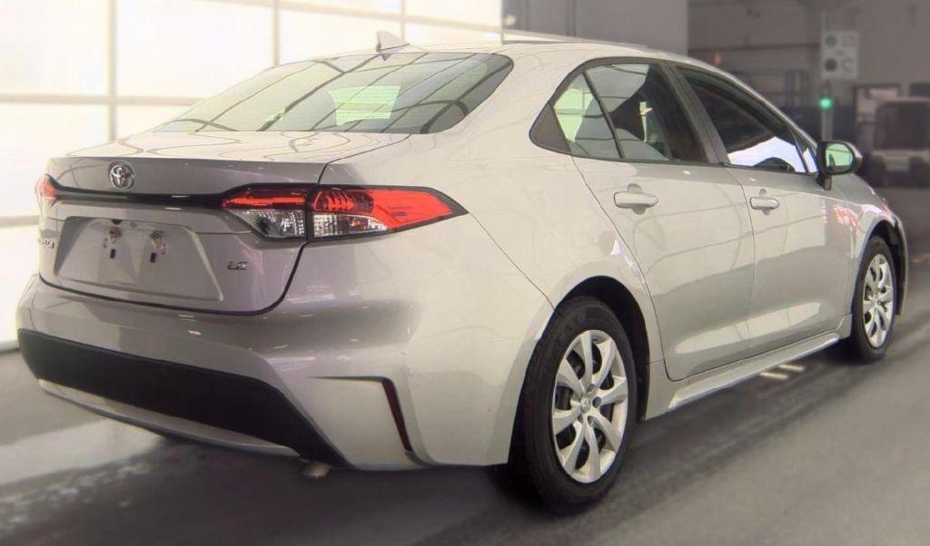 Toyota Corolla LE 2022