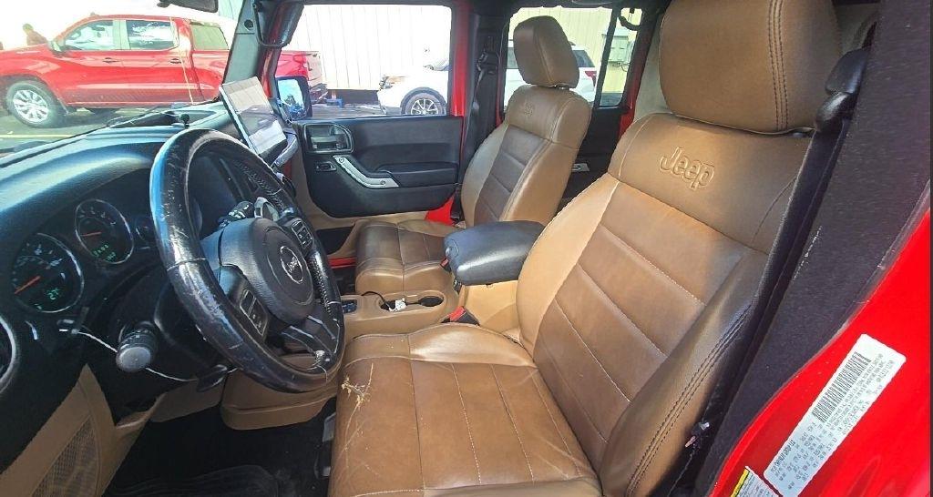 Jeep Wrangler Unlimited Sahara 4WD 2011