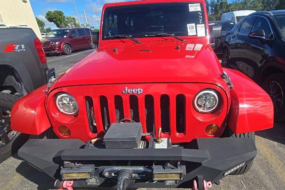 Jeep Wrangler Unlimited Sahara 4WD 2011