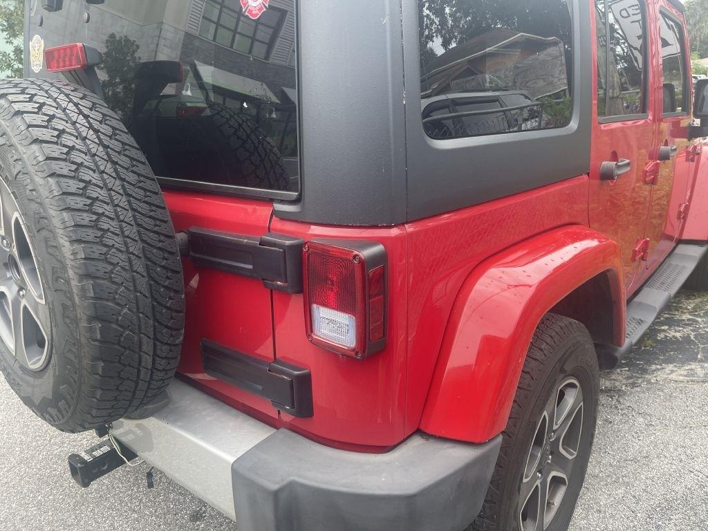 Jeep Wrangler Unlimited Sahara 4WD 2011