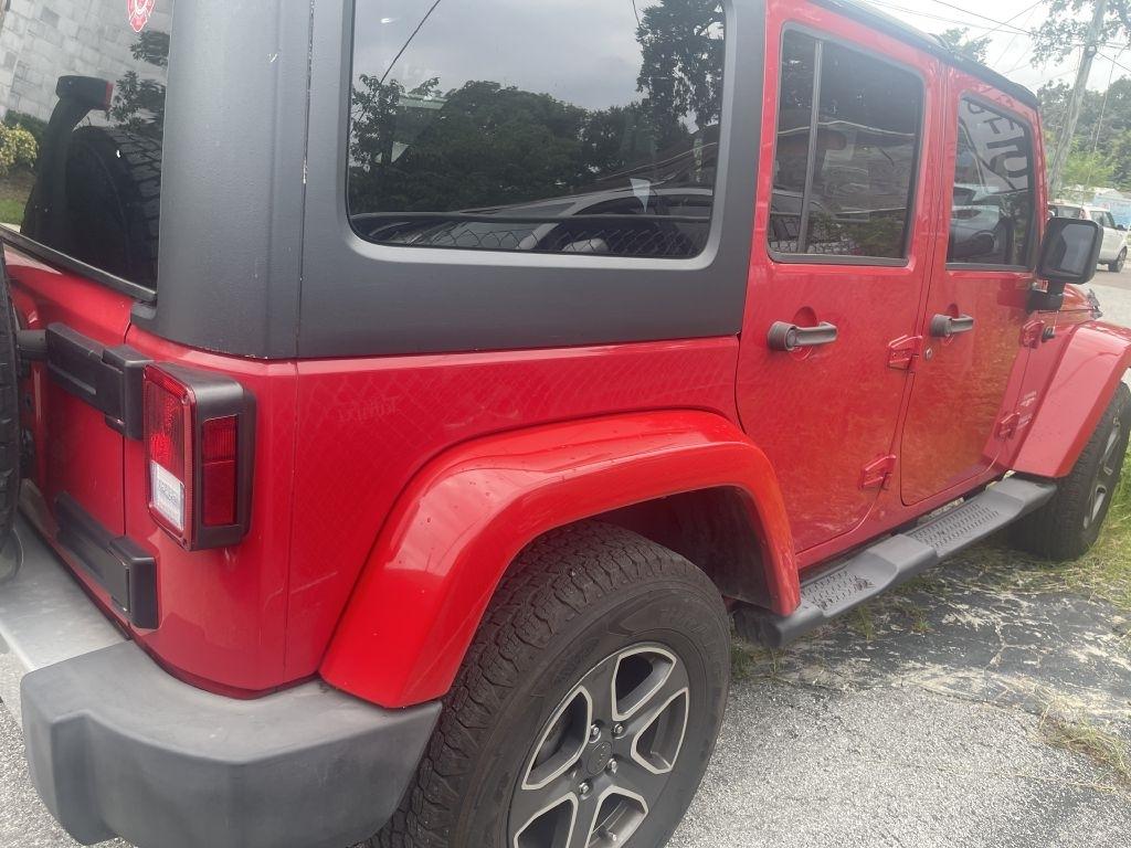 Jeep Wrangler Unlimited Sahara 4WD 2011