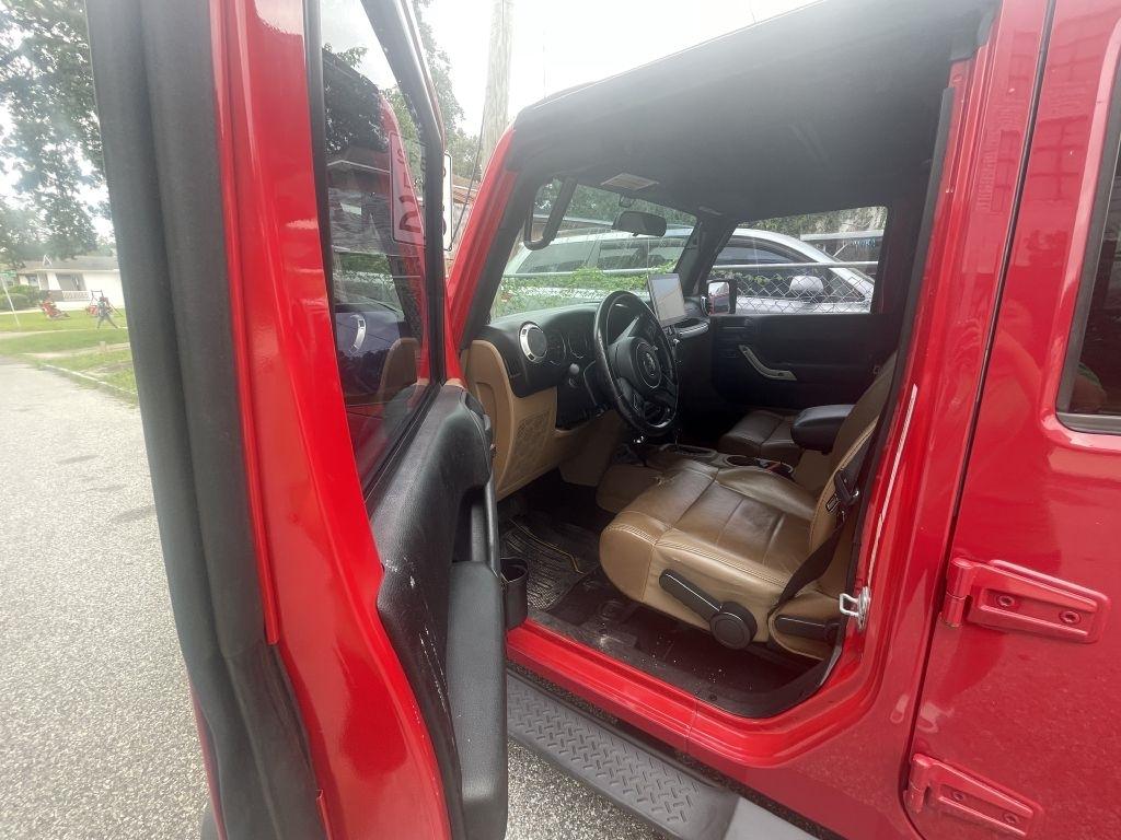 Jeep Wrangler Unlimited Sahara 4WD 2011