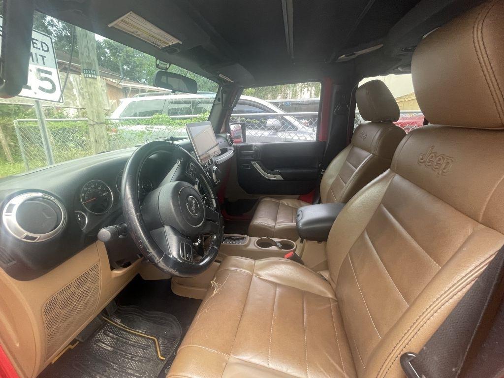 Jeep Wrangler Unlimited Sahara 4WD 2011