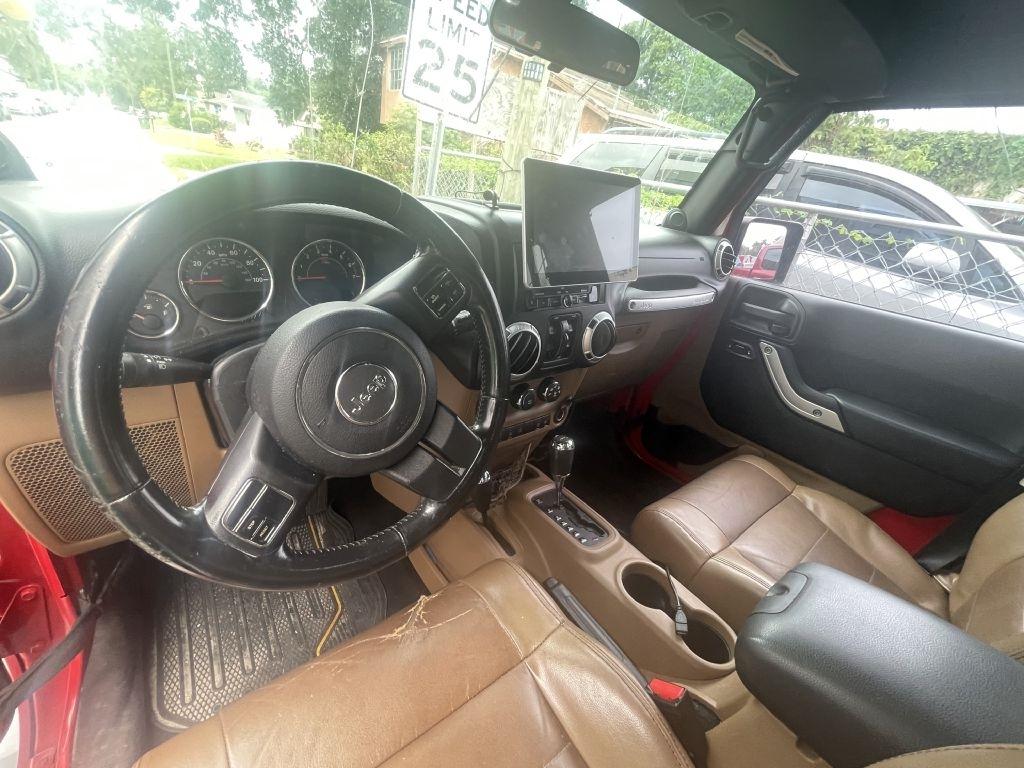 Jeep Wrangler Unlimited Sahara 4WD 2011